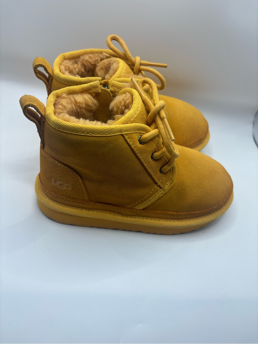 UGG Kids Yellow Suede Shearling Lace-Up Boots unisex